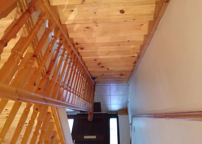 Townhouse 4 Barrow Lane 度假居 *