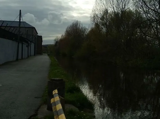 Townhouse 4 Barrow Lane * 卡洛